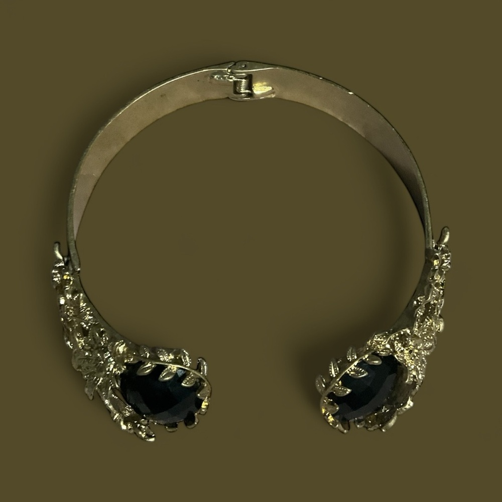 Elegant Black and Gold Women's Necklace
